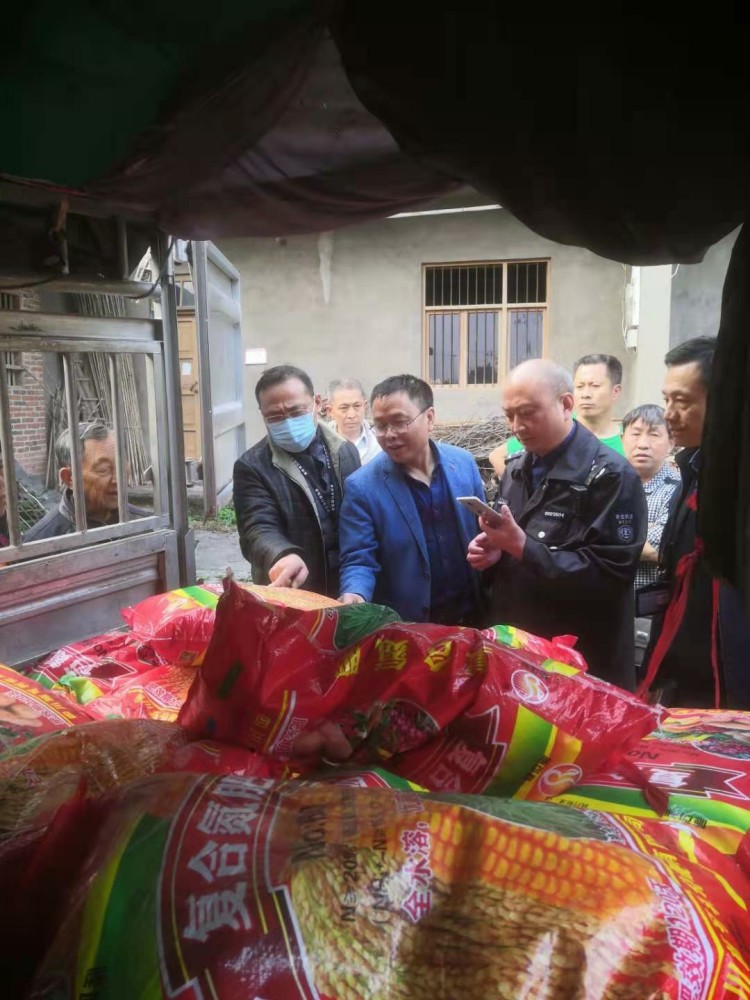 這些肥料標簽忽悠人 農(nóng)戶購買要當心(圖3) 這些肥料標簽忽悠人 農(nóng)戶購買要當心(圖3)